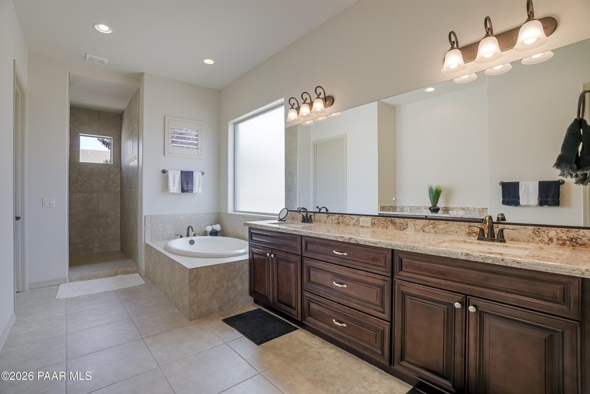 A RARE opportunity to own a single-level spacious property with - photo 22