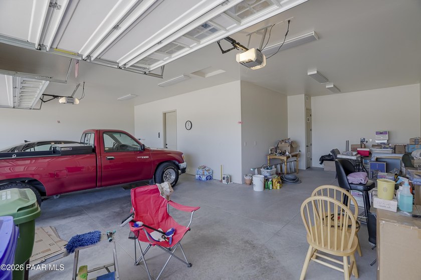 A RARE opportunity to own a single-level spacious property with - photo 31