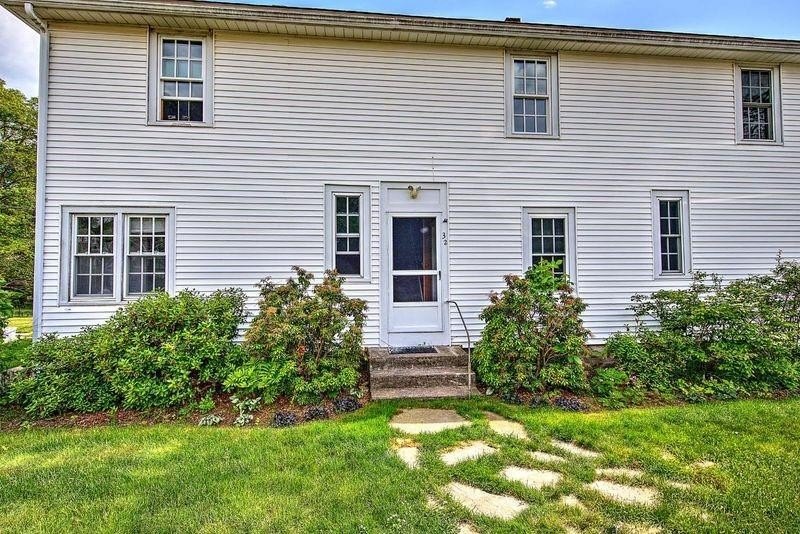 Welcome to this beautifully maintained home offering the perfect - photo 3