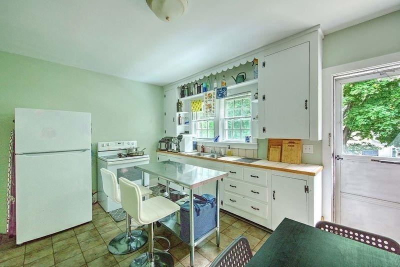 Welcome to this beautifully maintained home offering the perfect - photo 7