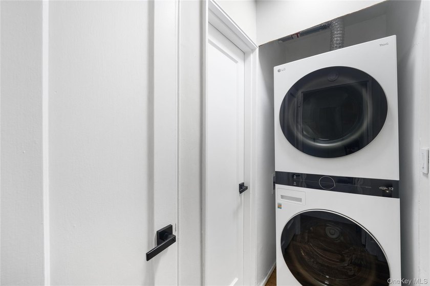 Welcoming 1-bedroom lower located in desirable Beech Hills - photo 8
