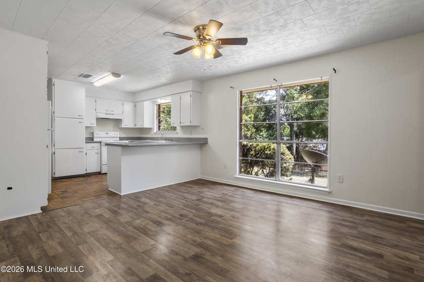 Discover the perfect blend of comfort, convenience, and coastal - photo 15