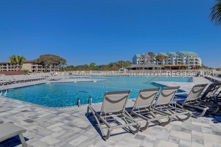Another fantastic direct oceanfront villa at HHBT. This one has - photo 25