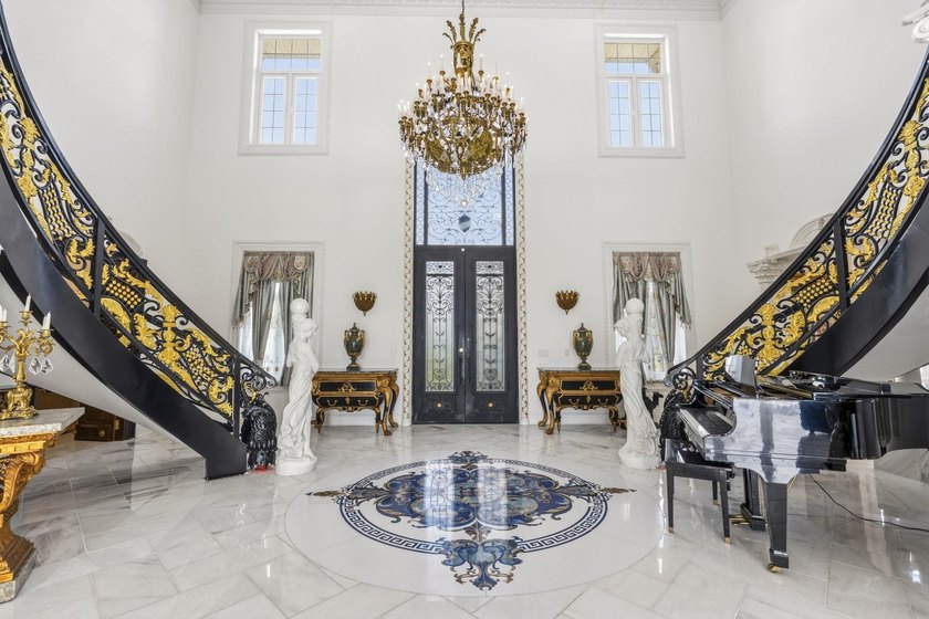 The Ocean Palace | 123 Pioneer Loop. An Unrivaled Oceanfront - photo 8