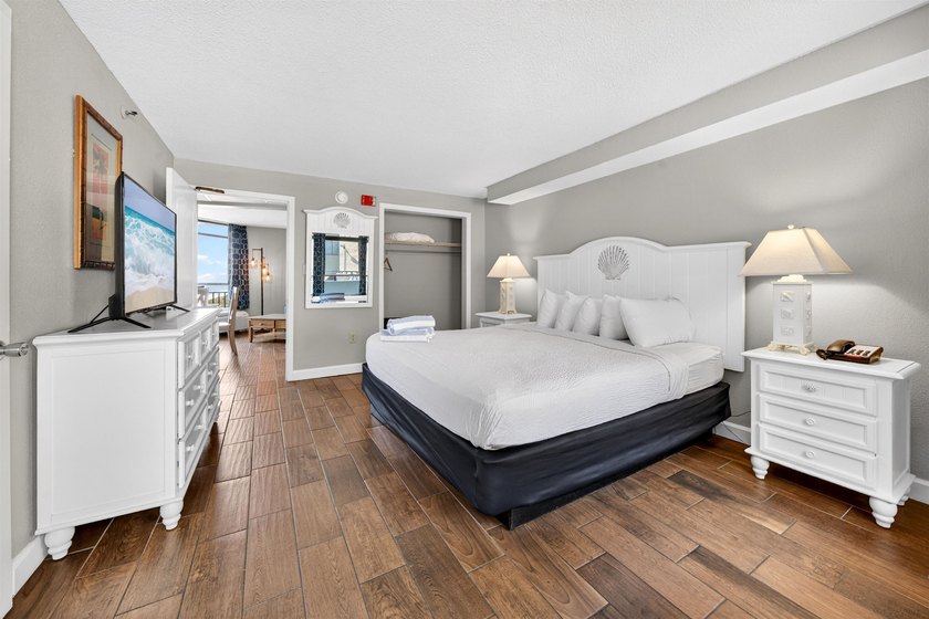 Beautiful 1 bedroom, 1 bath ocean view condo at Monterey Bay - photo 4