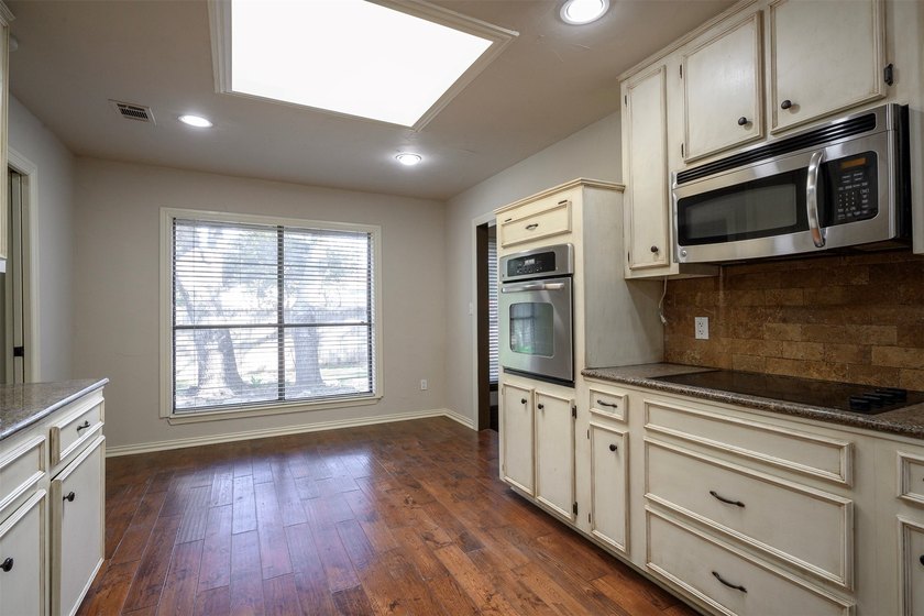 Updated single-story home located on a large, wooded cul-de-sac - photo 9