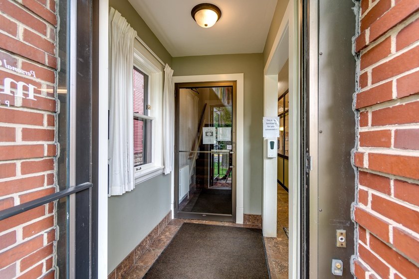 Discover a unique investment opportunity. This historic - photo 7