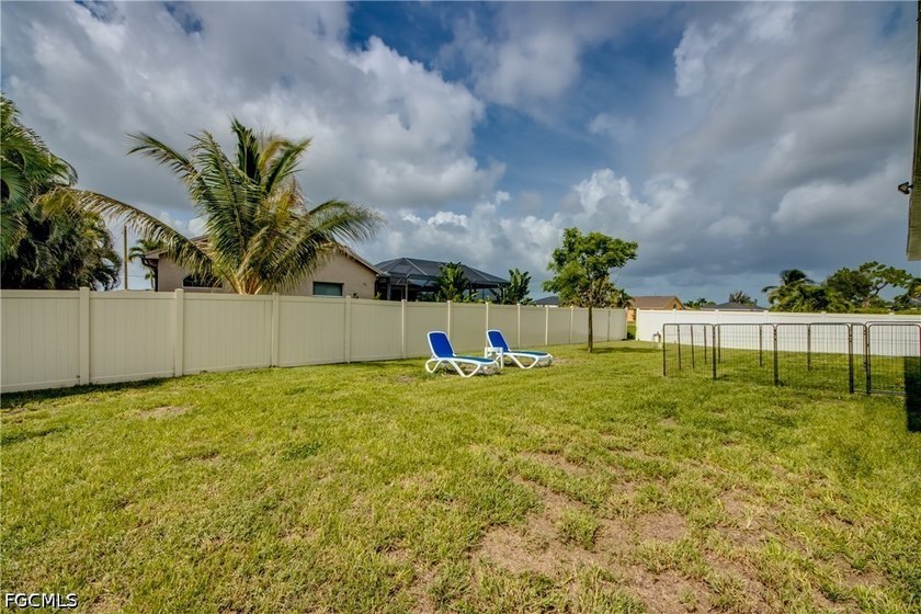 Don't miss this like-new 2024 D.R. Horton Aria model in vibrant - photo 22