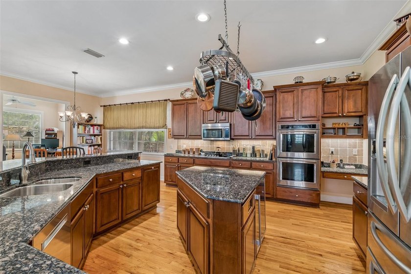 Welcome to 107 Bermuda, a beautifully crafted custom-built - photo 22