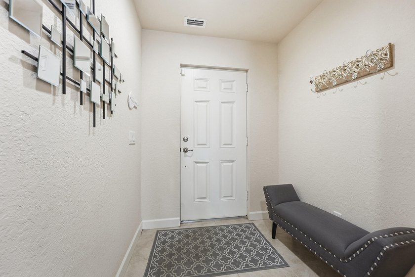 Welcome home to this pristine 2BR/2BA fully furnished residence - photo 3