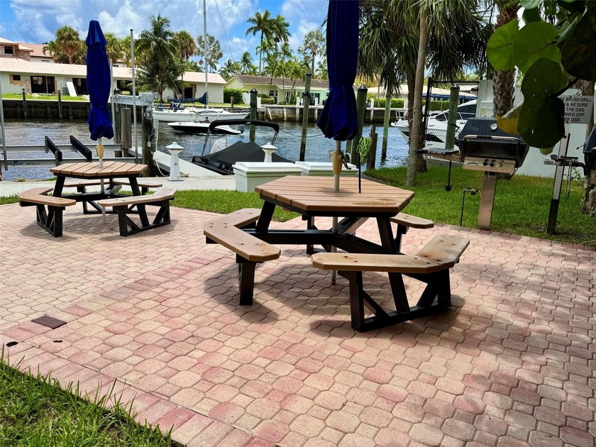 Enjoy direct water views from every room of the pool, marina and - photo 20