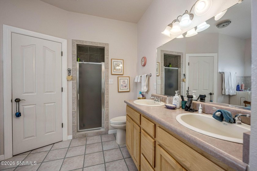 Well Maintain One Owner home Located in Canyon Point - photo 22