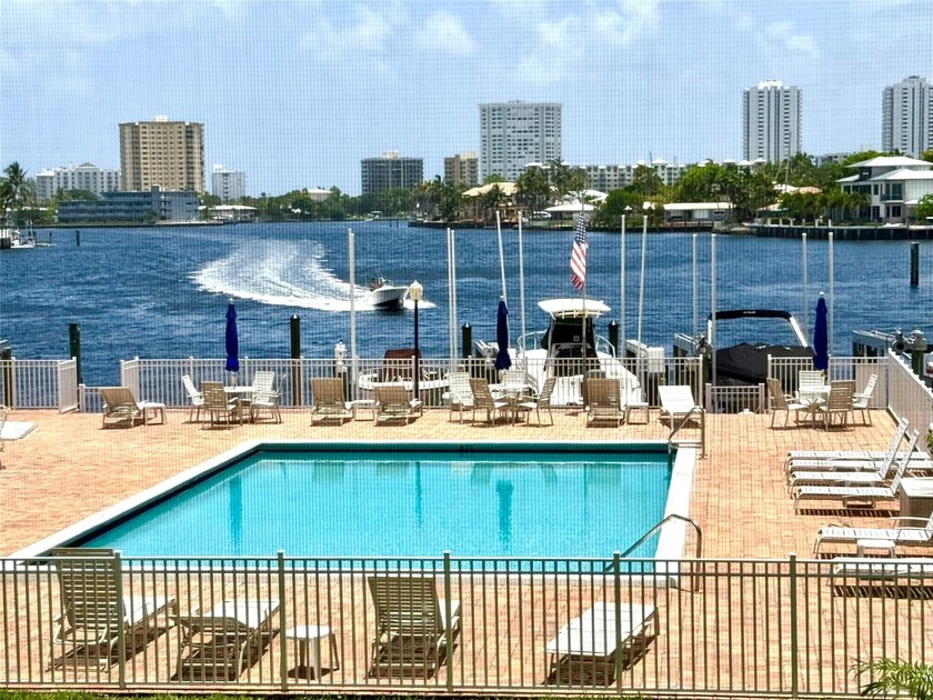 Enjoy direct water views from every room of the pool, marina and - photo 25