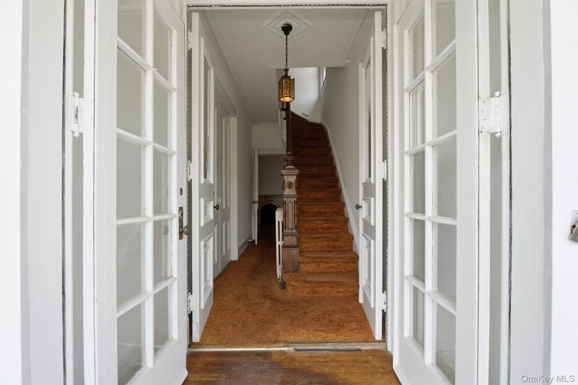 Step back in time and discover the timeless elegance of this - photo 5