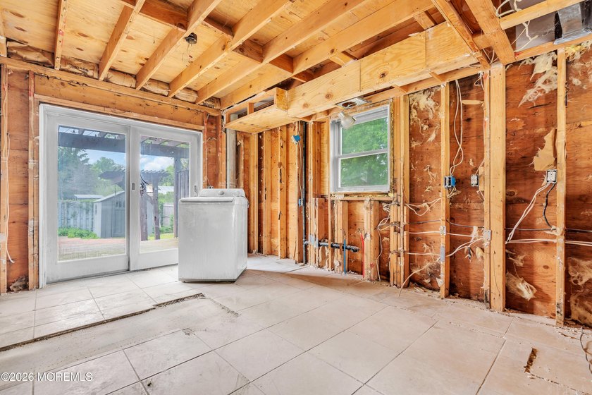 Endless potential in this 4-bedroom, 1.5-bath home offering a - photo 7