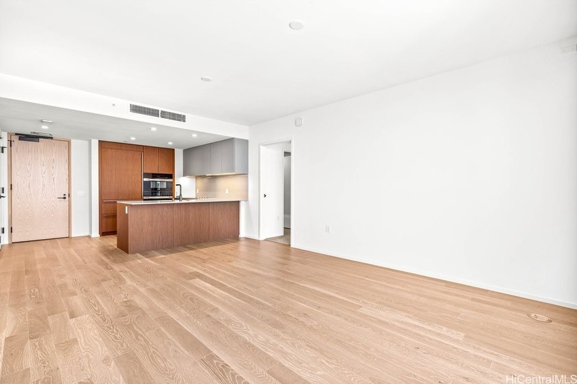 Welcome to Unit 1402 at The Park Ward Village beautifully - photo 5
