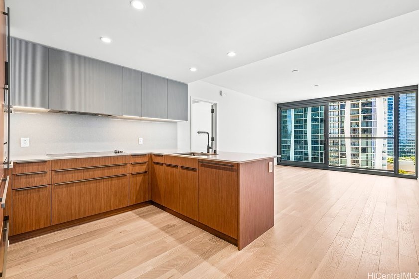 Welcome to Unit 1402 at The Park Ward Village beautifully - photo 6