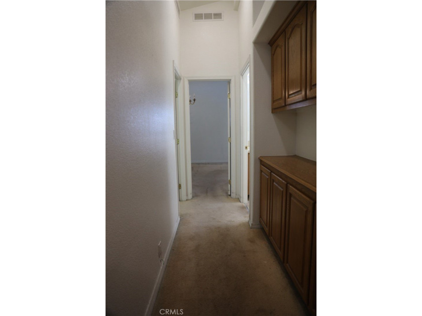 Great opportunity to own a spacious 3-bedroom, 2-bath - photo 19