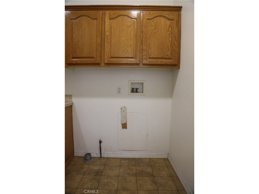 Great opportunity to own a spacious 3-bedroom, 2-bath - photo 23