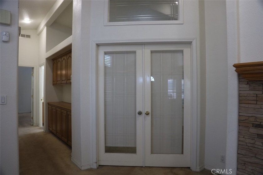 Great opportunity to own a spacious 3-bedroom, 2-bath - photo 29