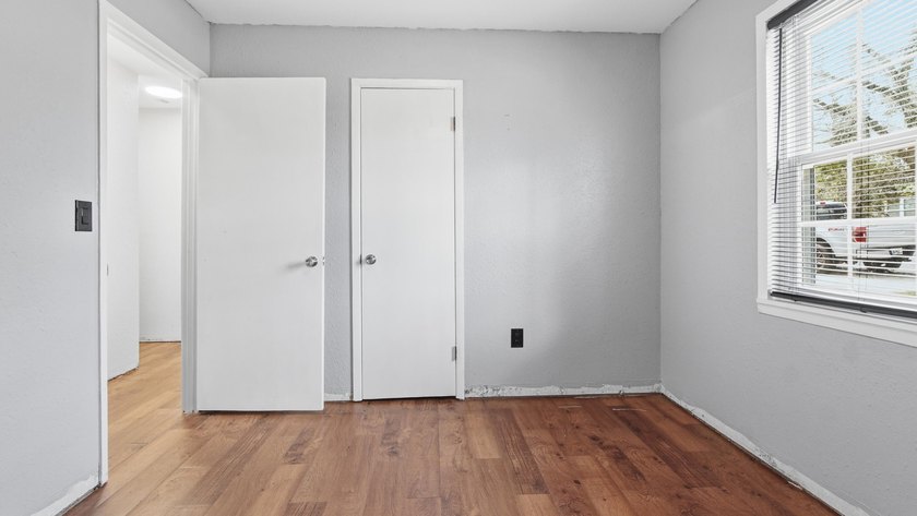 INVESTORS DREAM!!! Home was taken down to studs and rebuilt - photo 33