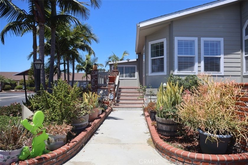 Great opportunity to own a spacious 3-bedroom, 2-bath - photo 39