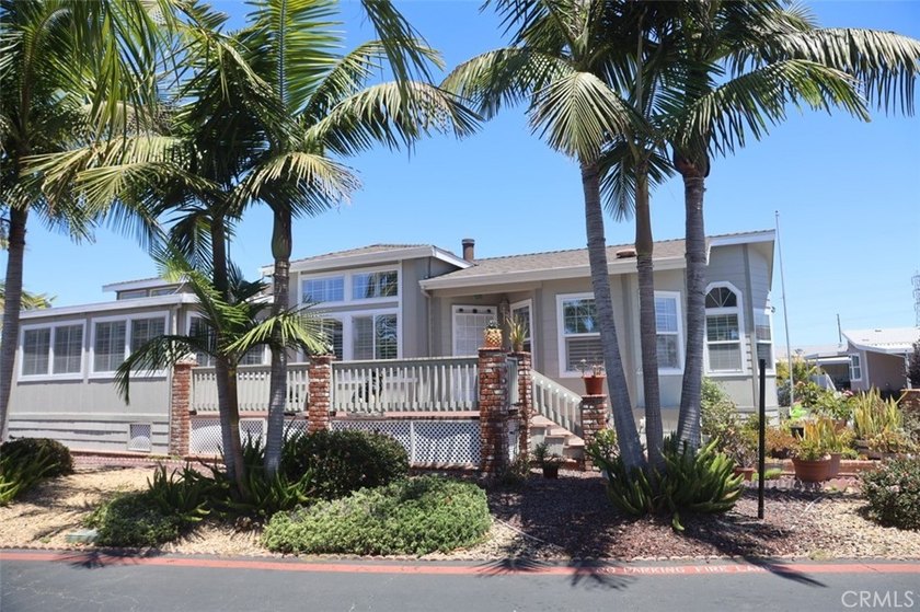 Great opportunity to own a spacious 3-bedroom, 2-bath - photo 40