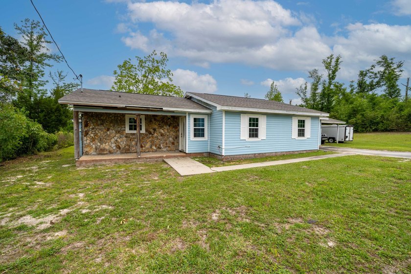 INVESTORS DREAM!!! Home was taken down to studs and rebuilt - photo 50