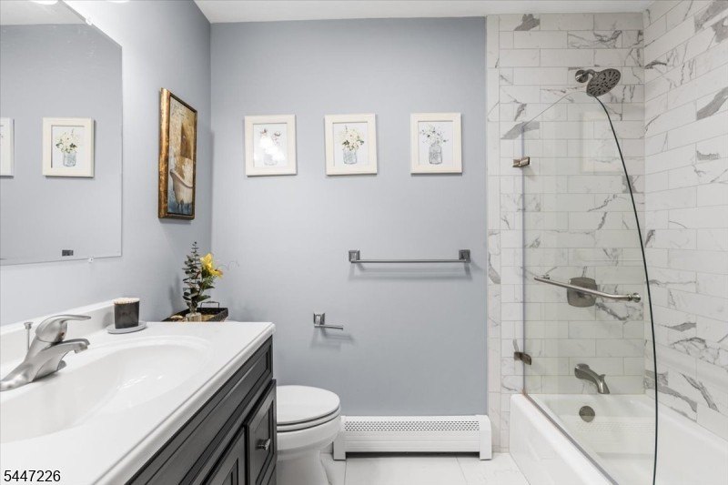 Updated &amp; move-in ready: spacious, well-maintained 4-bedroom - photo 12