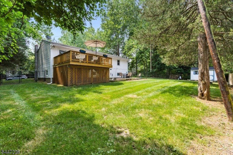 Updated &amp; move-in ready: spacious, well-maintained 4-bedroom - photo 36