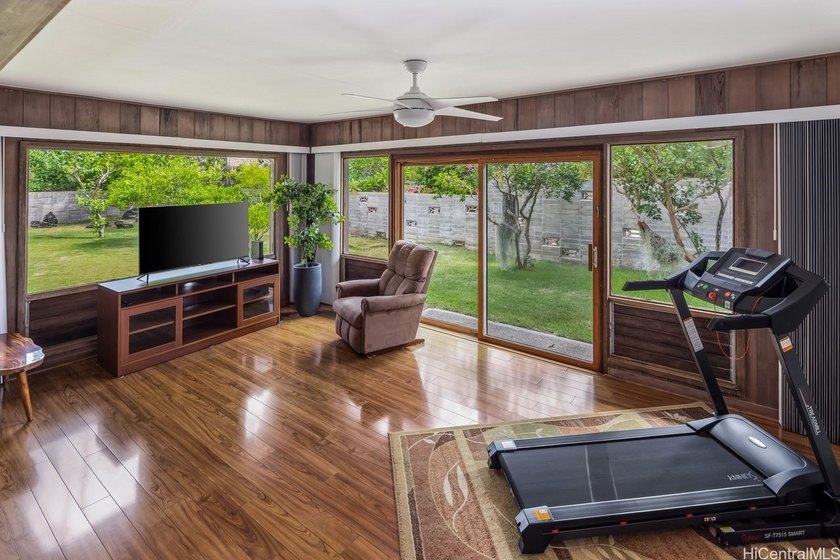 Discover a rarely available mid-century modern retreat in - photo 8