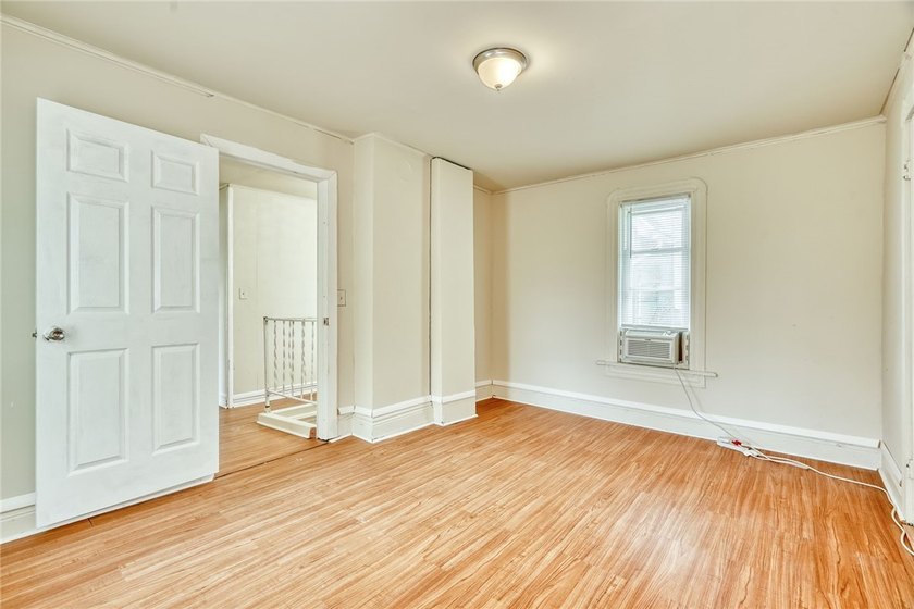 Fantastic opportunity to own a spacious 3-bedroom, 2-bath home - photo 17