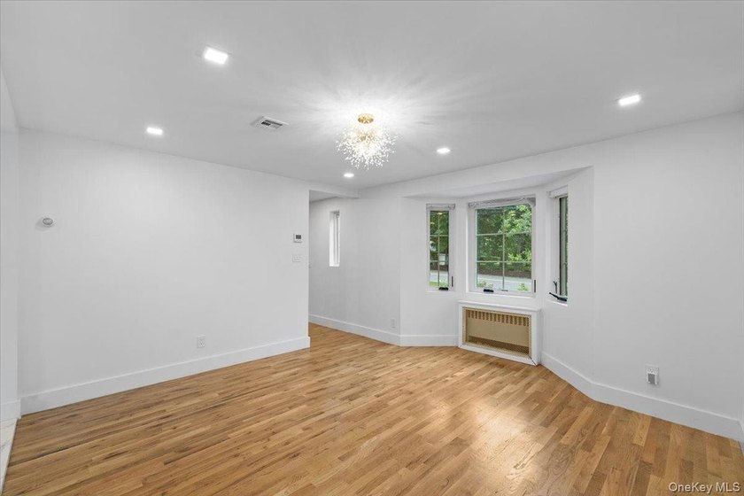 Welcome to this beautifully renovated Tudor, ideally located in - photo 13
