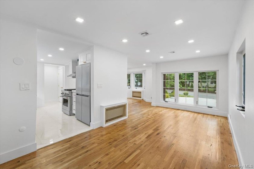 Welcome to this beautifully renovated Tudor, ideally located in - photo 16