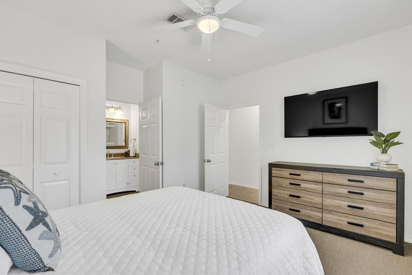 GULF VIEWS! Freshly painted and beautifully updated in 2026! - photo 18