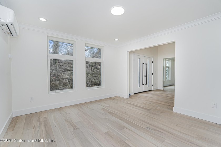Luxury New Construction in Grymes Hill Introducing a newly - photo 18