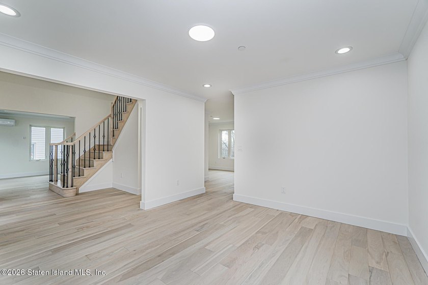 Luxury New Construction in Grymes Hill Introducing a newly - photo 19