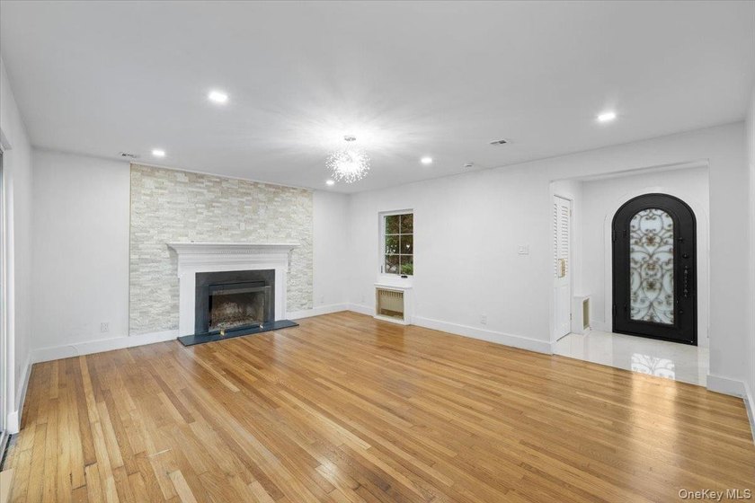 Welcome to this beautifully renovated Tudor, ideally located in - photo 22