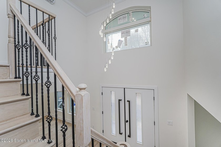 Luxury New Construction in Grymes Hill Introducing a newly - photo 22