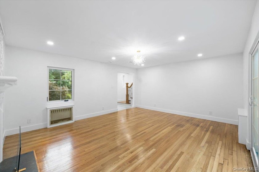 Welcome to this beautifully renovated Tudor, ideally located in - photo 23
