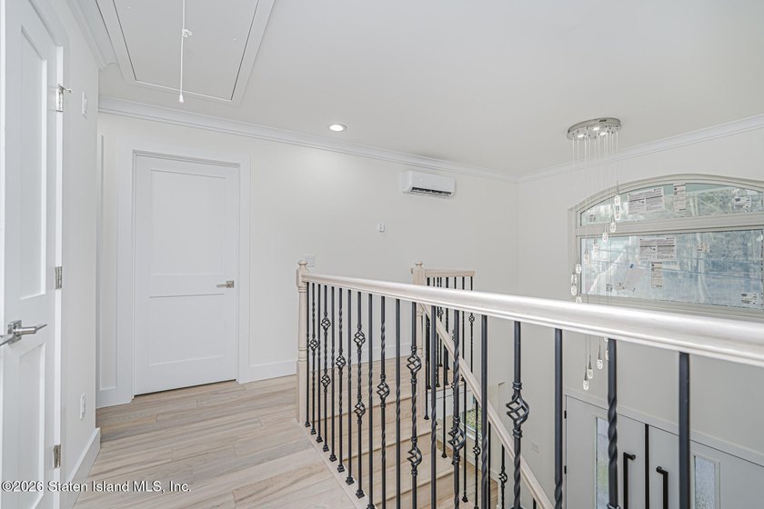 Luxury New Construction in Grymes Hill Introducing a newly - photo 23