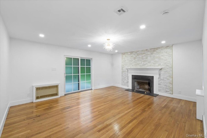 Welcome to this beautifully renovated Tudor, ideally located in - photo 24