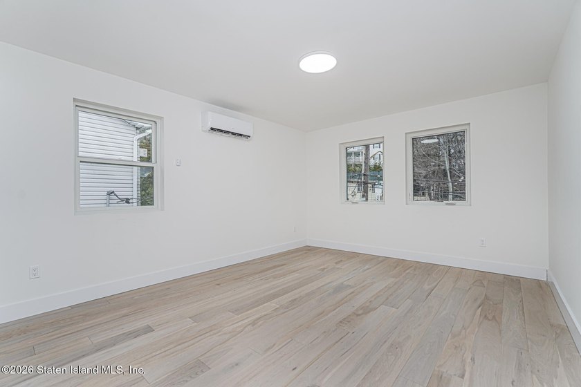 Luxury New Construction in Grymes Hill Introducing a newly - photo 24
