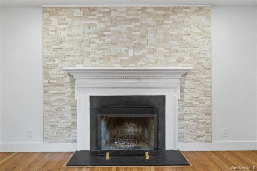 Welcome to this beautifully renovated Tudor, ideally located in - photo 25