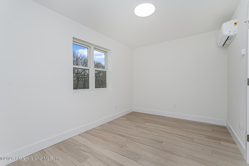 Luxury New Construction in Grymes Hill Introducing a newly - photo 29