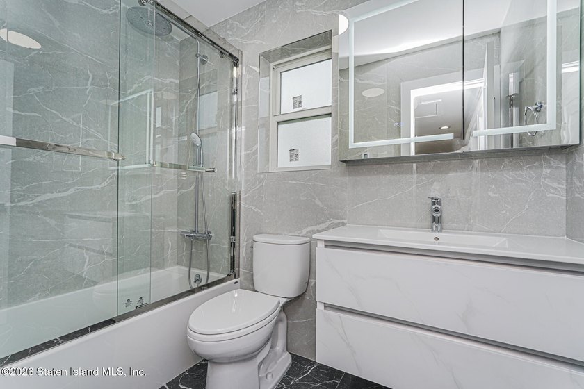 Luxury New Construction in Grymes Hill Introducing a newly - photo 30
