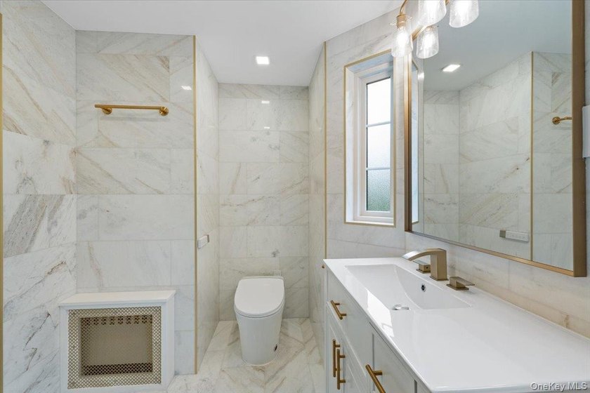 Welcome to this beautifully renovated Tudor, ideally located in - photo 36