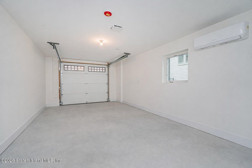 Luxury New Construction in Grymes Hill Introducing a newly - photo 36