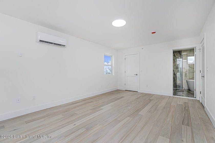 Luxury New Construction in Grymes Hill Introducing a newly - photo 38