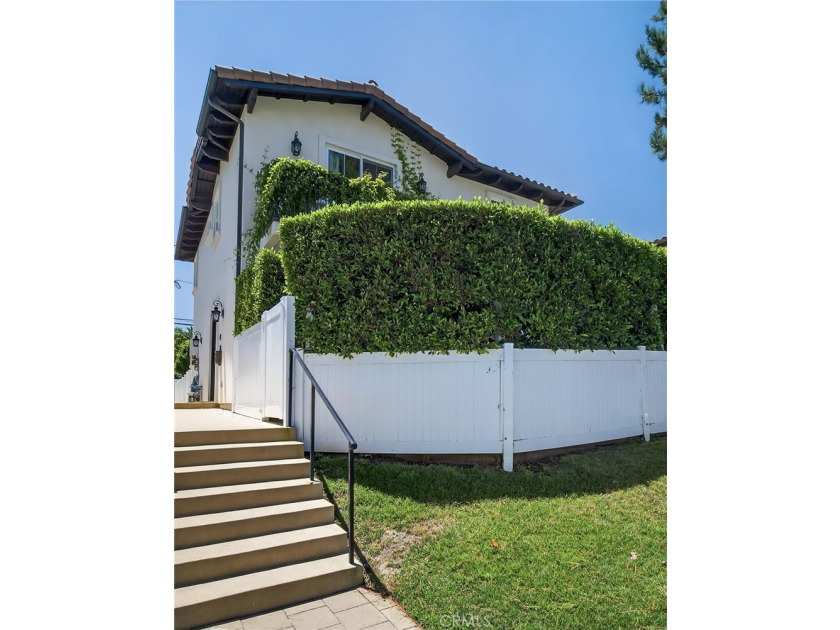 Designer-Perfect Townhome in the Heart of Walteria - Lives Like - photo 39